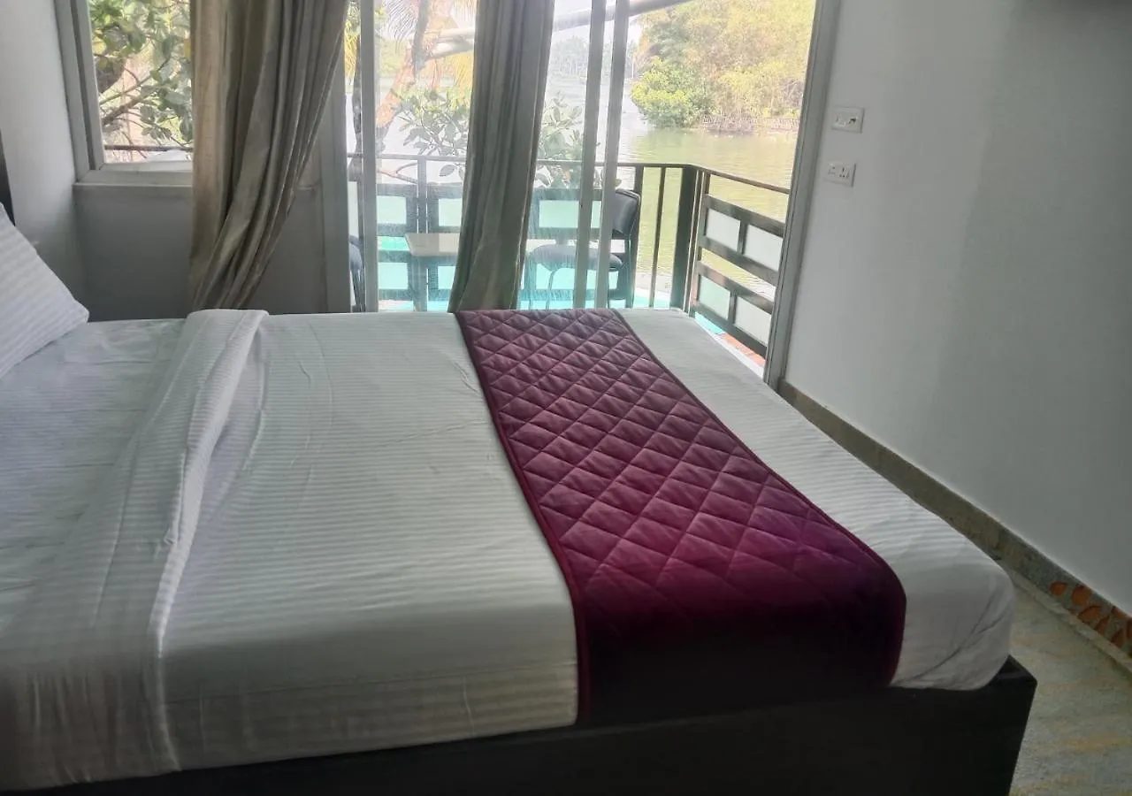 Mia Riaan Resort Kochi 3*,